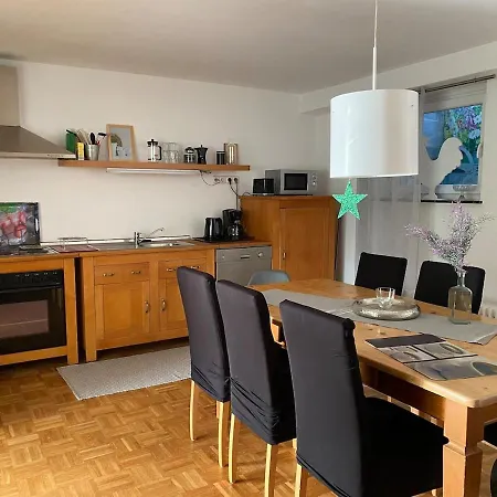 Apartment Apartment100 Qm Mit Garten