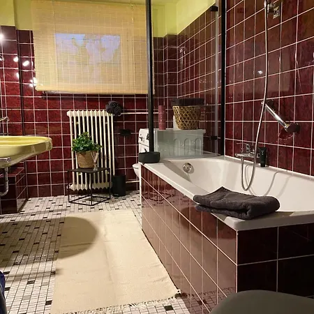 Апартаменты Apartment100 Qm Mit Garten